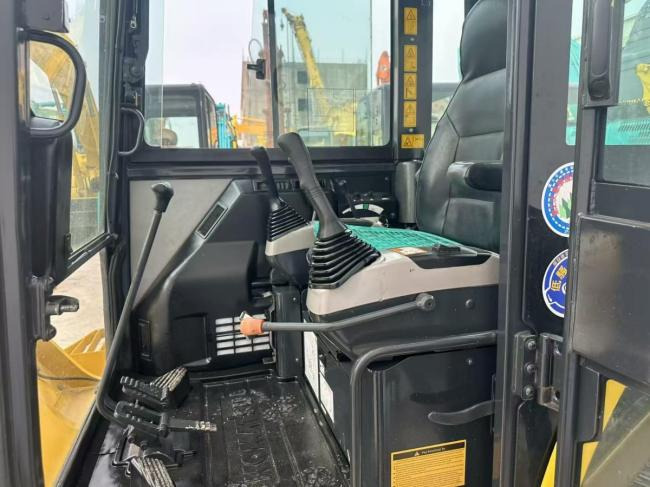 KOMATSU PC56 - حفارة على عجلات: صور 2 KOMATSU PC56 - حفارة على عجلات: صور 2