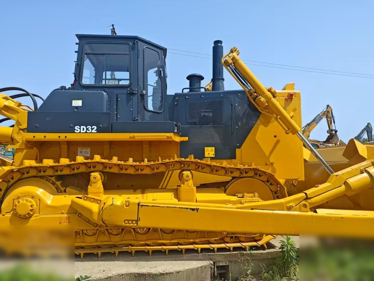 SHANTUI SD32 - بلدوزر: صور 1 SHANTUI SD32 - بلدوزر: صور 1