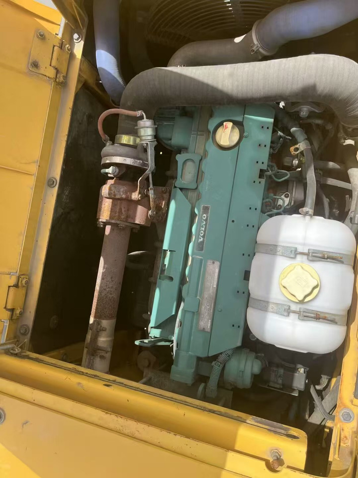 Volvo EC210 - حفارات زحافة: صور 3 Volvo EC210 - حفارات زحافة: صور 3