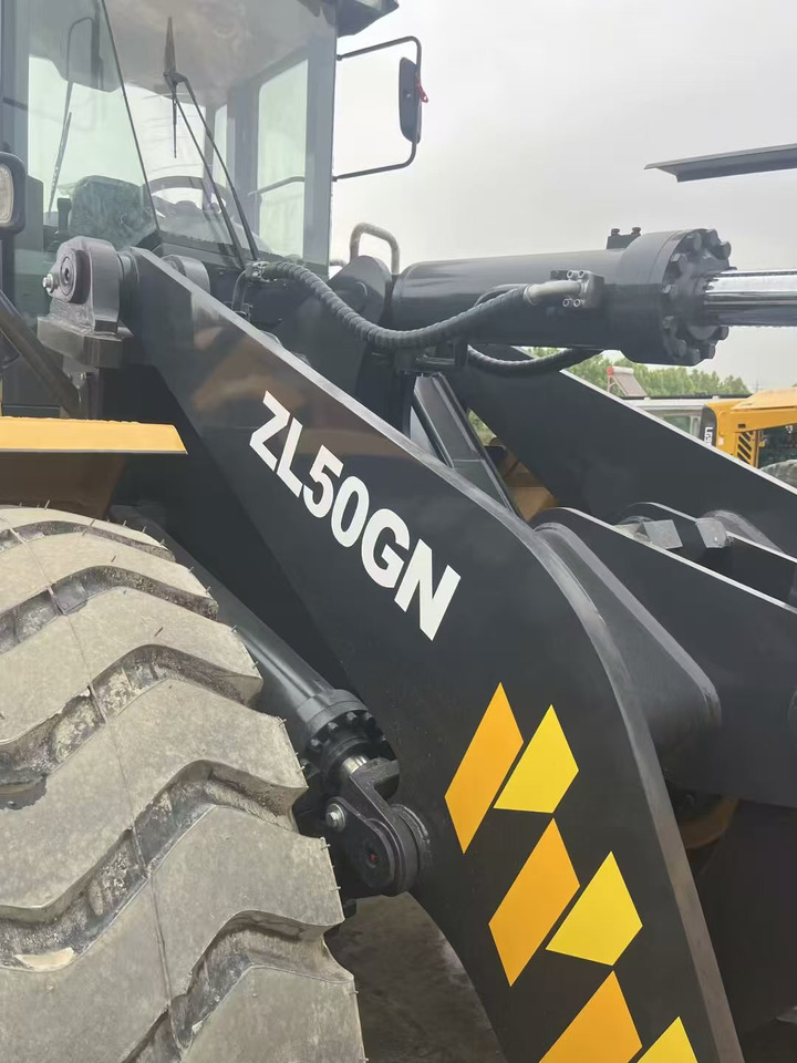 اللودر بعجل XCMG ZL50GN: صور 12
