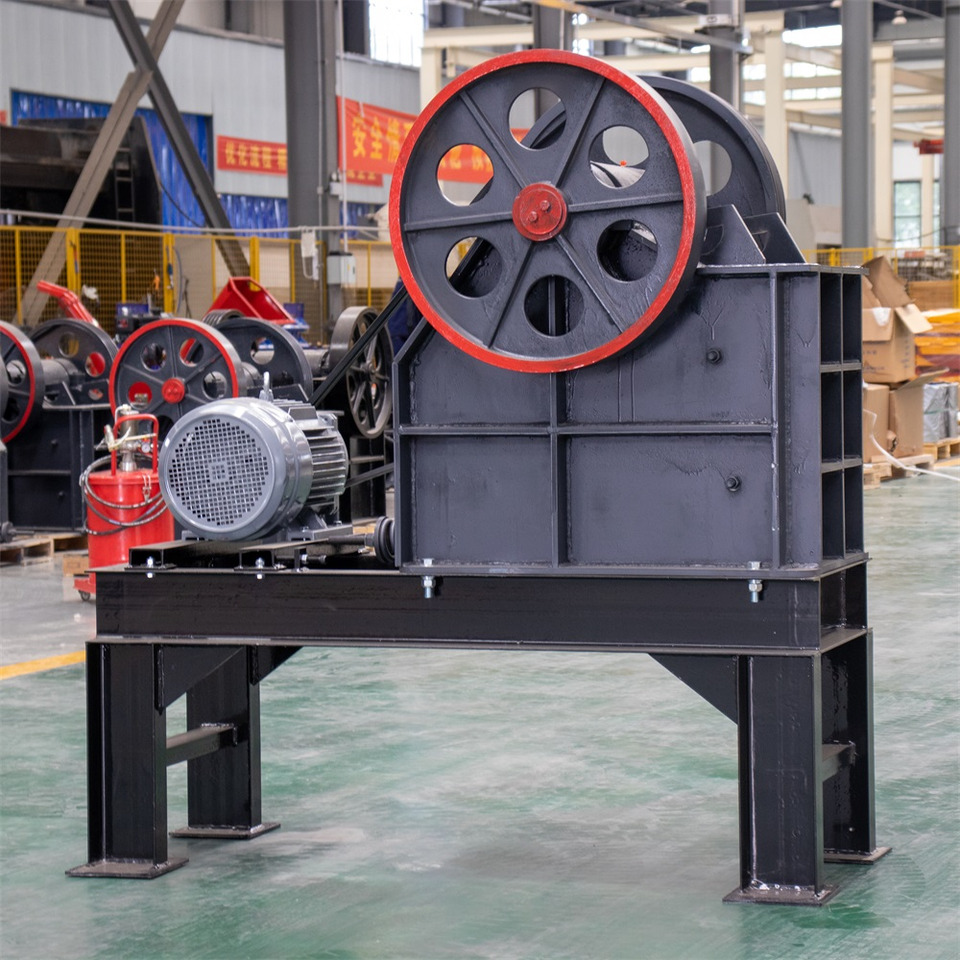 HIGHTOP 2026 New Electric Jaw Crusher - كسارة فكية: صور 1 HIGHTOP 2026 New Electric Jaw Crusher - كسارة فكية: صور 1