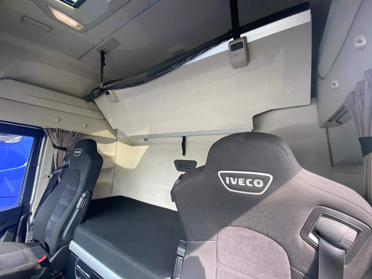 IVECO S-WAY AS260S48 إيجار IVECO S-WAY AS260S48: صور 15