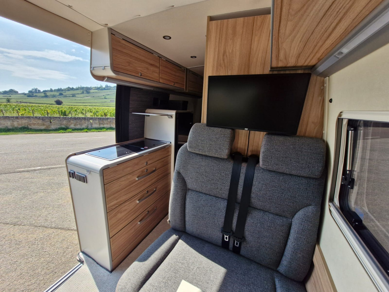 MERCEDES-BENZ Sprinter 4x4 HYMER Grand Canyon S - كرفان فان: صور 4 MERCEDES-BENZ Sprinter 4x4 HYMER Grand Canyon S - كرفان فان: صور 4