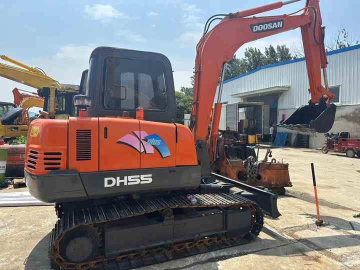 90% New Mini Excavator Doosan DH55 Second-hand Excavator 5 Ton Mini Used Excavator for Sale in Low Price - حفارة مصغرة: صور 5 90% New Mini Excavator Doosan DH55 Second-hand Excavator 5 Ton Mini Used Excavator for Sale in Low Price - حفارة مصغرة: صور 5