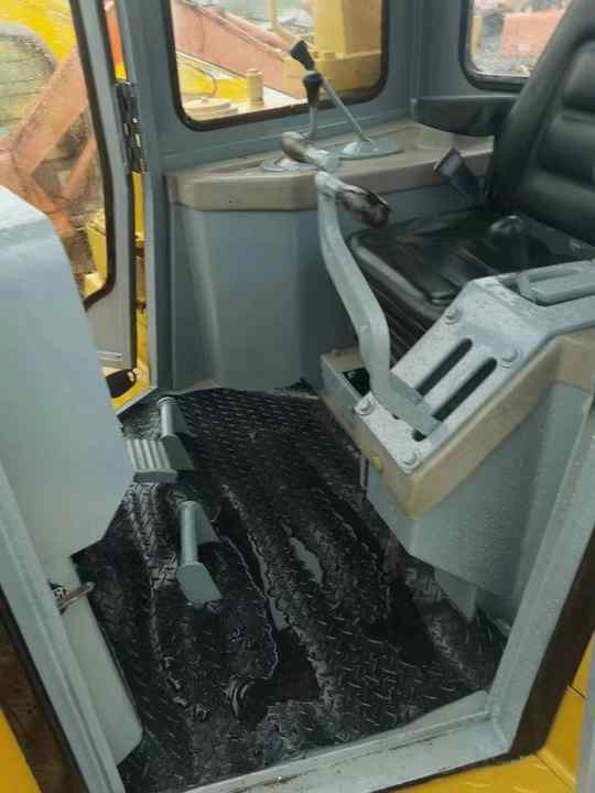 CAT D8R 90% New Bulldozer, Powerful, Low Price, and Very Good Quality - بلدوزر: صور 2 CAT D8R 90% New Bulldozer, Powerful, Low Price, and Very Good Quality - بلدوزر: صور 2