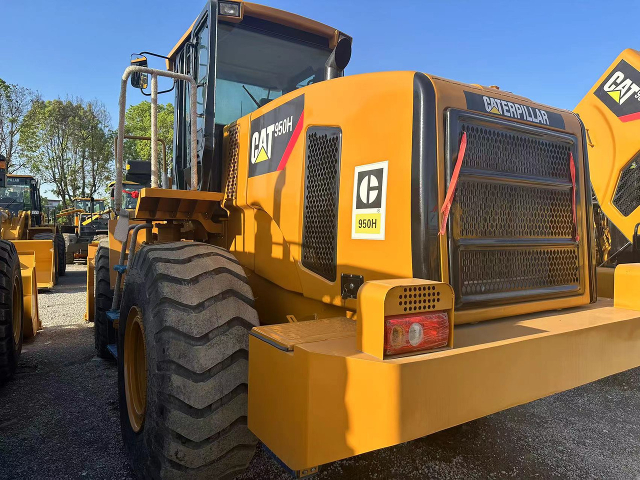 CATERPILLAR 950h in stock good quality ready to work - آلات البناء: صور 1 CATERPILLAR 950h in stock good quality ready to work - آلات البناء: صور 1