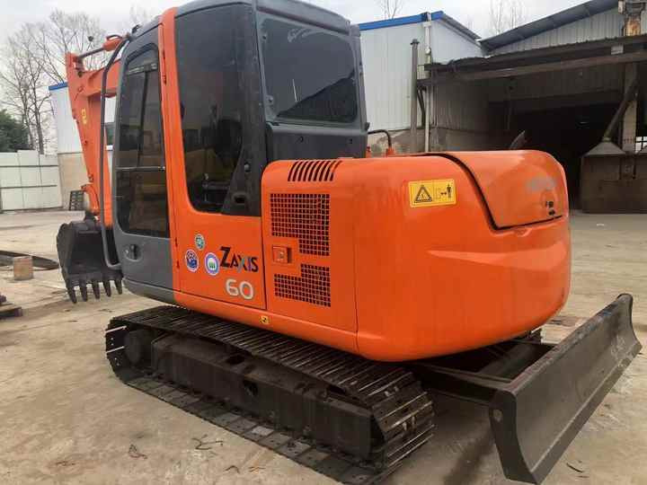 Cheap Price Hitachi ZX60 Used Excavator for Sale Used 6 Tons Hitachi Mini Excavator with Good Performance - حفارة: صور 2 Cheap Price Hitachi ZX60 Used Excavator for Sale Used 6 Tons Hitachi Mini Excavator with Good Performance - حفارة: صور 2
