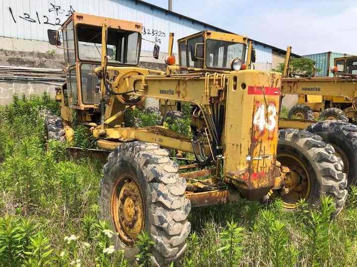 آلة تسوية الأرض Japan Komatsu GD511 Motor Grader Cheap Price Komatsu Road Grader GD511 Good Condition in China: صور 6