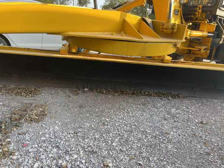 آلة تسوية الأرض Japan Komatsu GD655 Motor Grader Cheap Price Komatsu Road Grader GD655 Good Condition in China: صور 6