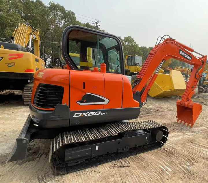 Second Hand Doosan Dx-60 Excavator for Sale - حفارات زحافة: صور 4 Second Hand Doosan Dx-60 Excavator for Sale - حفارات زحافة: صور 4