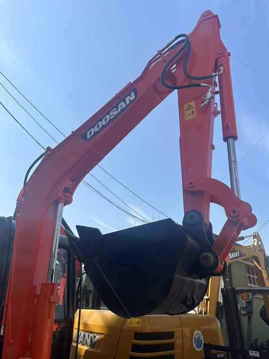 Second Hand Doosan Dx-60 Excavator for Sale - حفارات زحافة: صور 5 Second Hand Doosan Dx-60 Excavator for Sale - حفارات زحافة: صور 5