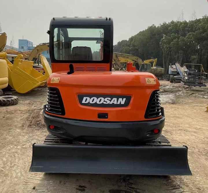 Second Hand Doosan Dx-60 Excavator for Sale - حفارات زحافة: صور 5 Second Hand Doosan Dx-60 Excavator for Sale - حفارات زحافة: صور 5