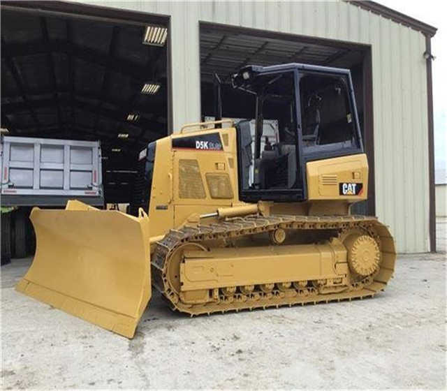 Used Cat D5k D5g D5 D5m D5h Crawler Bulldozer , CAT Bulldozer with Ripper , Original Cat Bulldozers - بلدوزر: صور 5 Used Cat D5k D5g D5 D5m D5h Crawler Bulldozer , CAT Bulldozer with Ripper , Original Cat Bulldozers - بلدوزر: صور 5