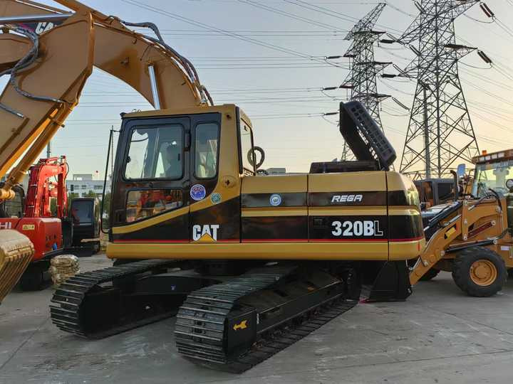 Used Cat Excavator CAT320BL Crawler Excavators Construction Equipment Earth-moving Caterpillar for Sale Excellent Condition - حفارة: صور 4 Used Cat Excavator CAT320BL Crawler Excavators Construction Equipment Earth-moving Caterpillar for Sale Excellent Condition - حفارة: صور 4