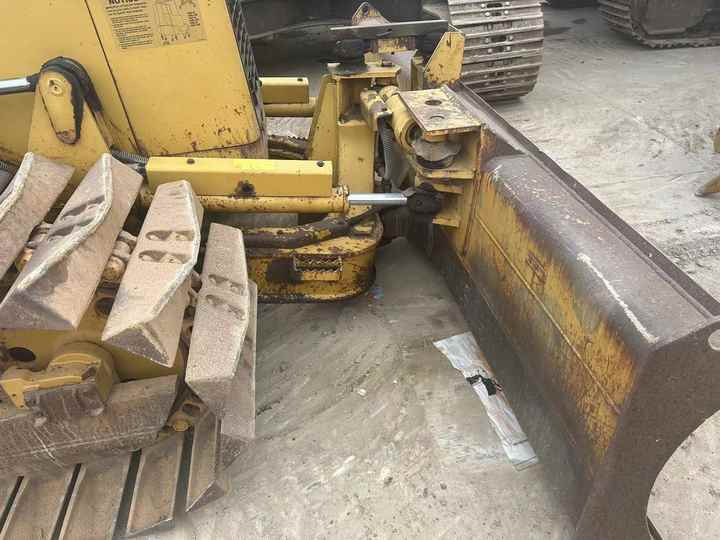Used Caterpillar CAT D3G Land Road Motor Bulldozer CAT Used Grader Cheap Price for Sale - بلدوزر: صور 4 Used Caterpillar CAT D3G Land Road Motor Bulldozer CAT Used Grader Cheap Price for Sale - بلدوزر: صور 4