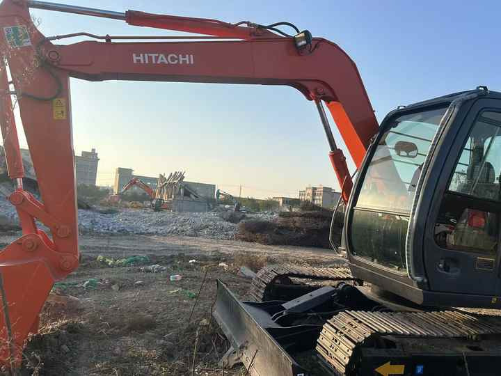Used HITACHI ZX70 Model Mini Excavator Second Hand Machine Popular Brand Japan Hitachi Hydraulic Machinery - حفارة مصغرة: صور 2 Used HITACHI ZX70 Model Mini Excavator Second Hand Machine Popular Brand Japan Hitachi Hydraulic Machinery - حفارة مصغرة: صور 2