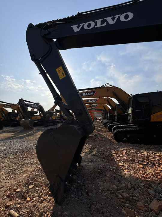 Used VOLVO EC210 Excavators Hydraulic Excavators - حفارات زحافة: صور 4 Used VOLVO EC210 Excavators Hydraulic Excavators - حفارات زحافة: صور 4