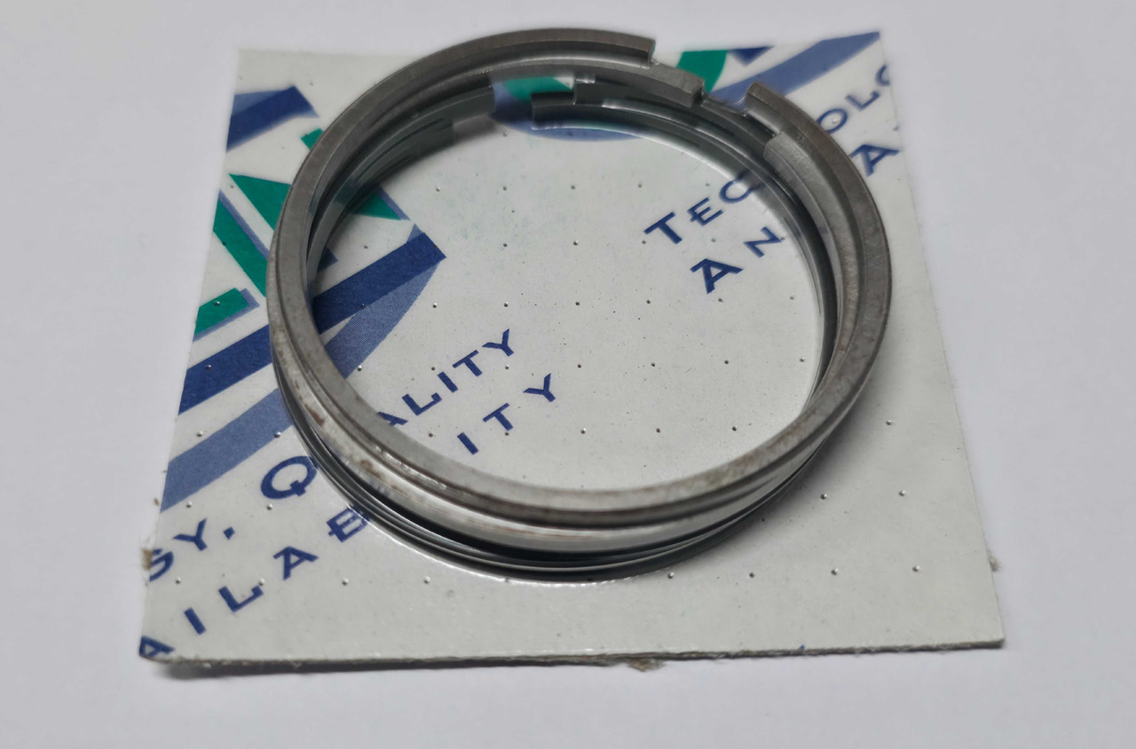 Zestaw pierścieni tłoka kompresora 0.900.0062.3 Same Lamborghini - ديترويت / خواتم / البطانات - الآلات والماكينات الزراعية: صور 1 Zestaw pierścieni tłoka kompresora 0.900.0062.3 Same Lamborghini - ديترويت / خواتم / البطانات - الآلات والماكينات الزراعية: صور 1