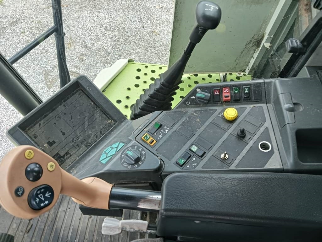 Claas Lexion 470 - حصادة شاملة: صور 4 Claas Lexion 470 - حصادة شاملة: صور 4