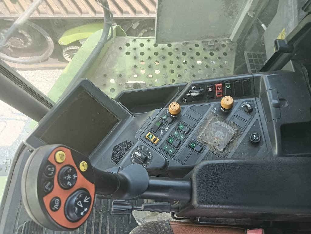 Claas Lexion 570 - حصادة شاملة: صور 3 Claas Lexion 570 - حصادة شاملة: صور 3