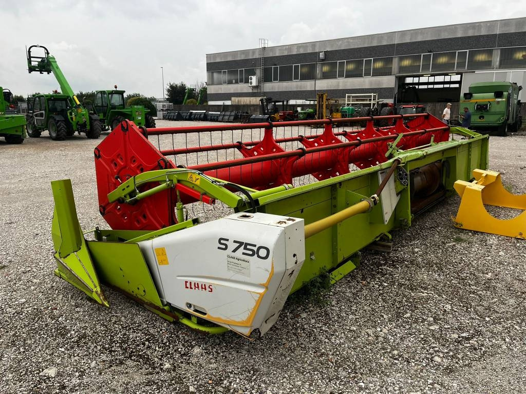 Claas S 750 - معدات آلة حصاد: صور 1 Claas S 750 - معدات آلة حصاد: صور 1
