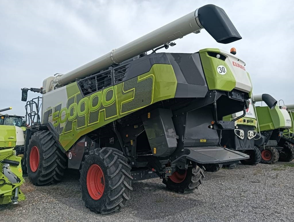 Claas TRION 750 - حصادة شاملة: صور 2 Claas TRION 750 - حصادة شاملة: صور 2