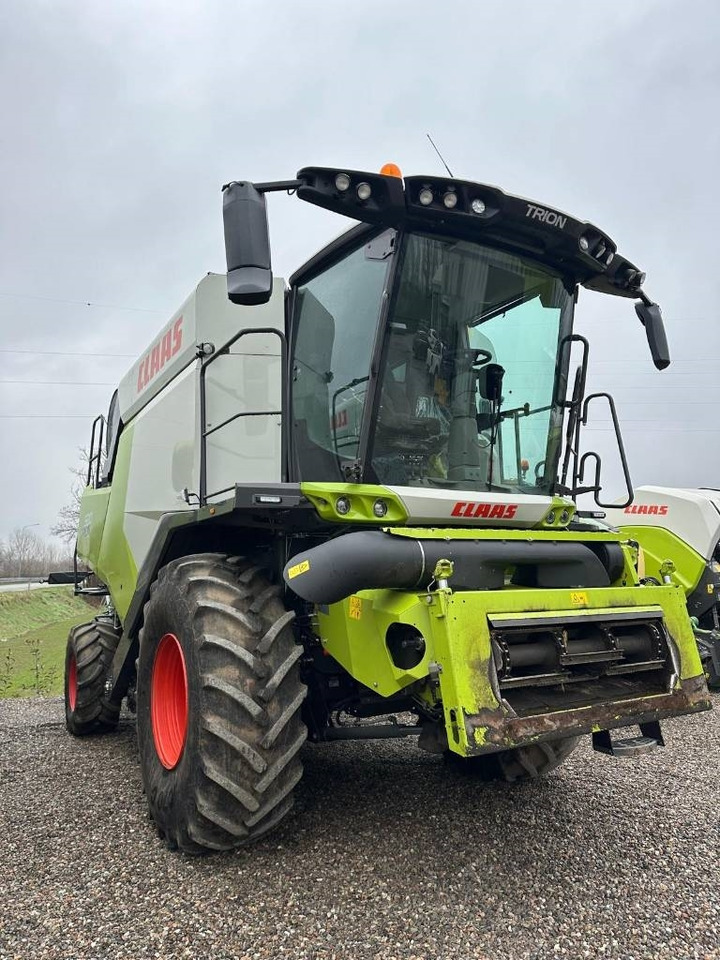 Claas Trion 530 - حصادة شاملة: صور 1 Claas Trion 530 - حصادة شاملة: صور 1