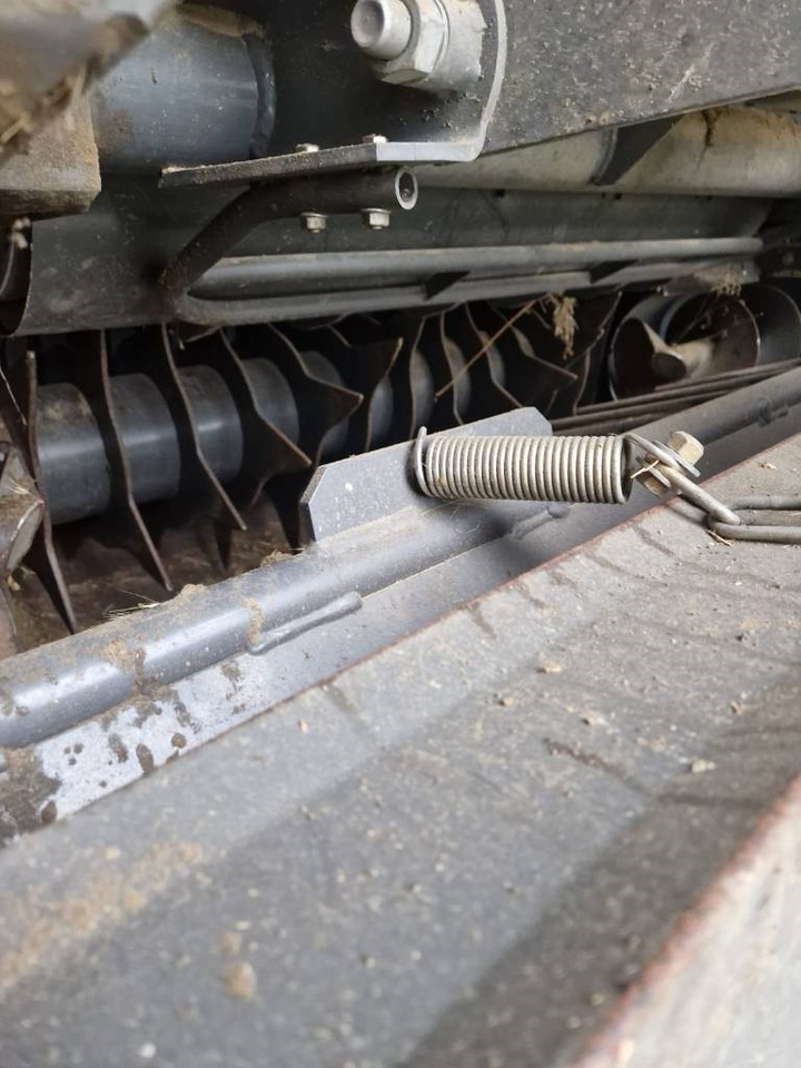 Claas VARIANT 380 PRO RF  - مكبس القش الدائري: صور 3 Claas VARIANT 380 PRO RF  - مكبس القش الدائري: صور 3