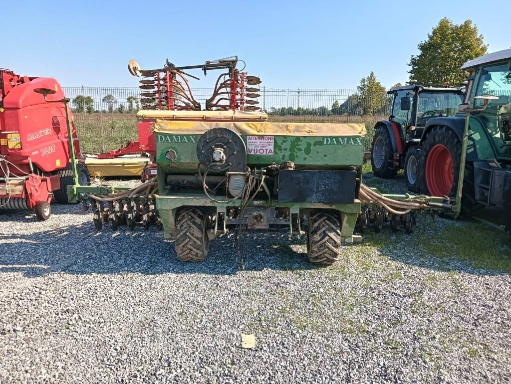 Damax 5 MT - وضع البذور فى خطوط: صور 4 Damax 5 MT - وضع البذور فى خطوط: صور 4