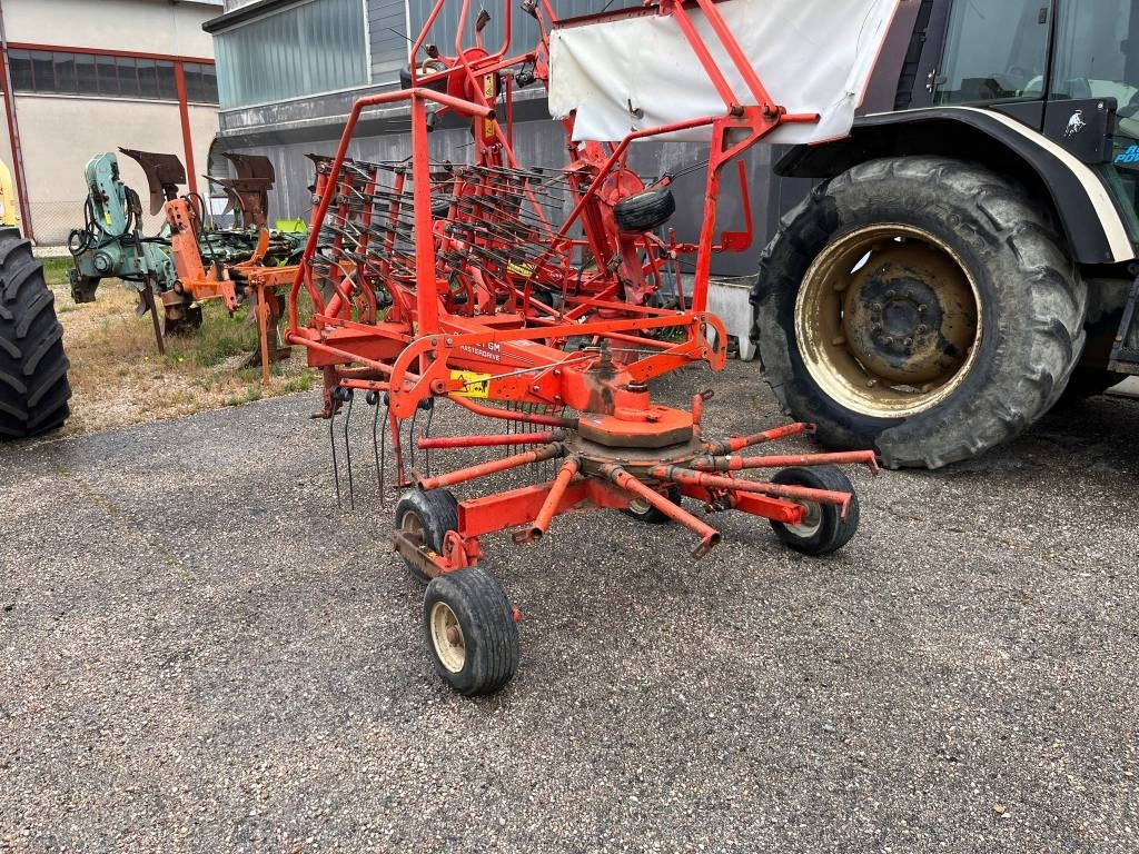 Kuhn GA 4121 G M - لمّامَة القش: صور 2 Kuhn GA 4121 G M - لمّامَة القش: صور 2
