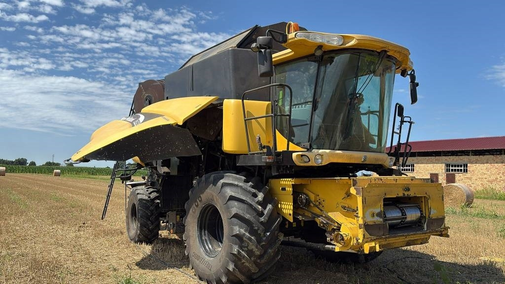New Holland CR 960 - حصادة شاملة: صور 1 New Holland CR 960 - حصادة شاملة: صور 1