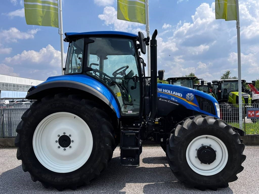 New Holland T 5.115 - جرار: صور 4 New Holland T 5.115 - جرار: صور 4