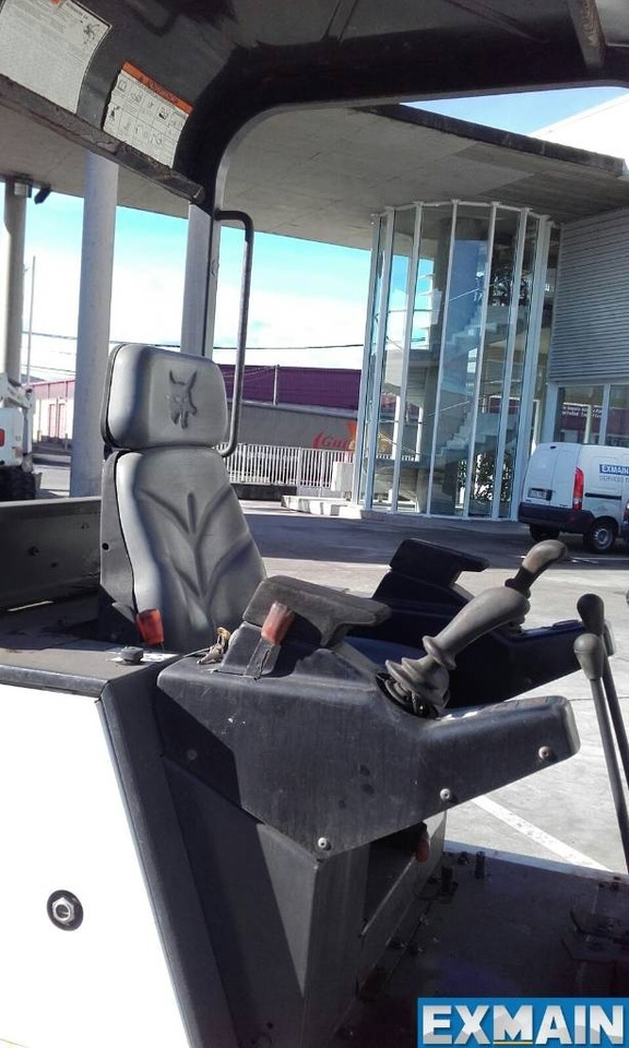 Bobcat X 320 - حفارة مصغرة: صور 5 Bobcat X 320 - حفارة مصغرة: صور 5