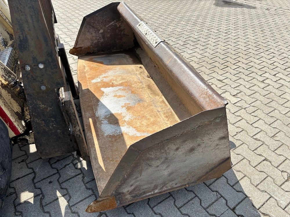 Bobcat 970 - اللودر بعجل: صور 4 Bobcat 970 - اللودر بعجل: صور 4