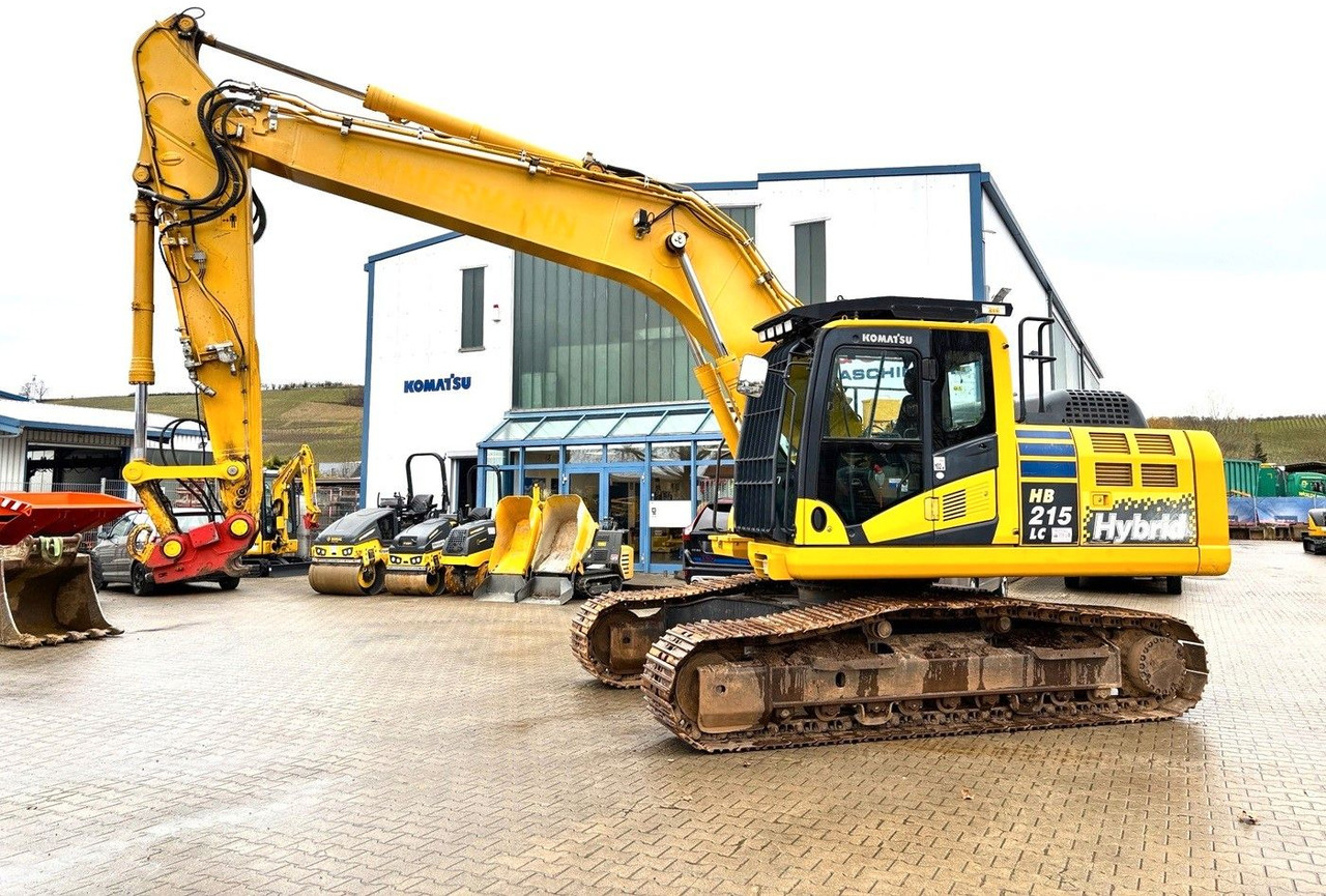 Komatsu HB215LC-3 - حفارات زحافة: صور 1 Komatsu HB215LC-3 - حفارات زحافة: صور 1