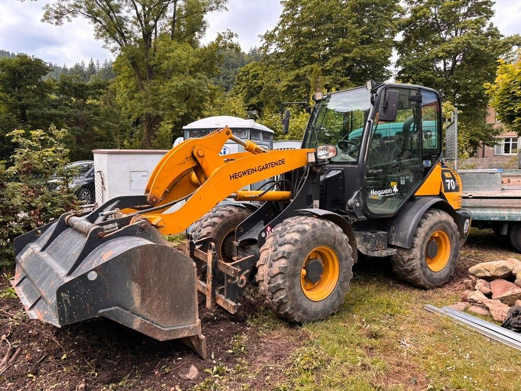 Komatsu WA70-7 - اللودر بعجل: صور 1 Komatsu WA70-7 - اللودر بعجل: صور 1