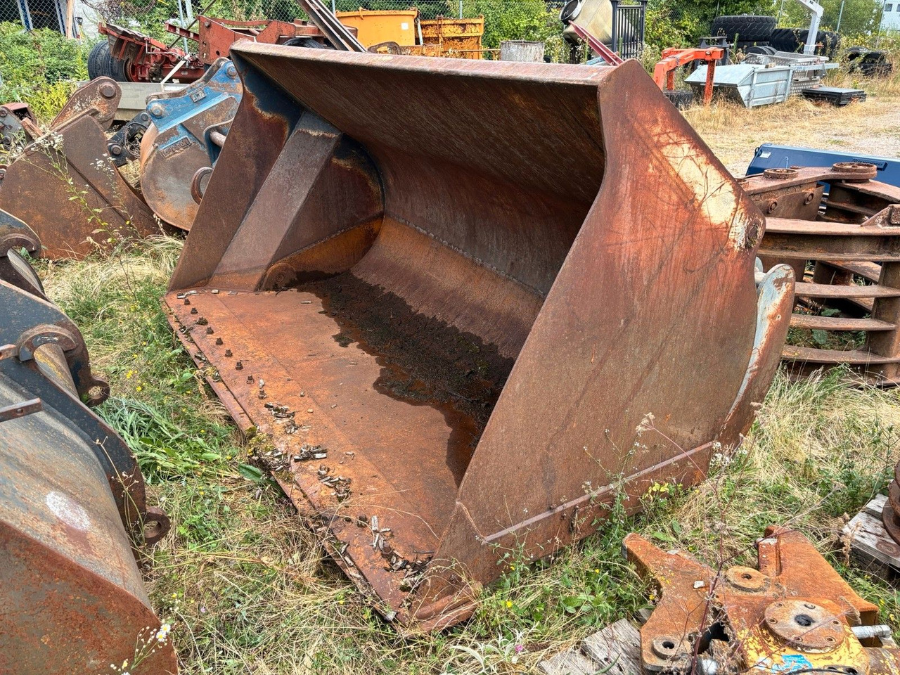 Schaufel 2,0-2,2 cbm Volvo/Komatsu - بكت شيول: صور 5 Schaufel 2,0-2,2 cbm Volvo/Komatsu - بكت شيول: صور 5