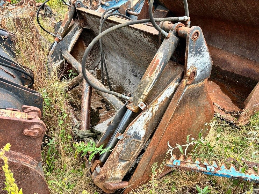 Schaufel 2,0-2,2 cbm Volvo/Komatsu - بكت شيول: صور 3 Schaufel 2,0-2,2 cbm Volvo/Komatsu - بكت شيول: صور 3