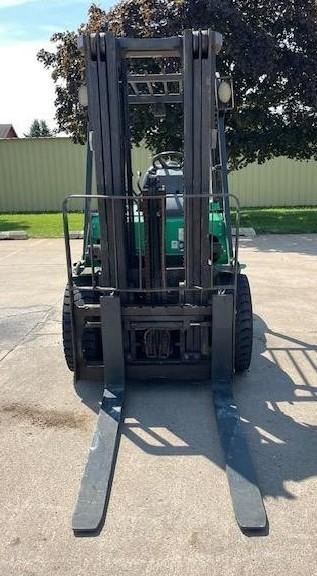 Mitsubishi Chariot élévateur diesel FD30N fenwick - رافعة شوكية ديزل: صور 4 Mitsubishi Chariot élévateur diesel FD30N fenwick - رافعة شوكية ديزل: صور 4