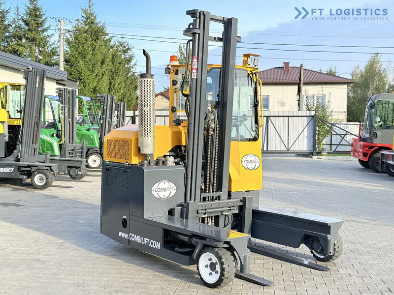 Combilift C3000 / GAS / DUPLEX 4500MM / ONLY 3096 HOURS / FORK SIDE SHIFT / FULL CABIN / EXCELLENT CONDITION / Wide range of four-way and - شاحنة المناولة رباعية الاتجاهات: صور 5 Combilift C3000 / GAS / DUPLEX 4500MM / ONLY 3096 HOURS / FORK SIDE SHIFT / FULL CABIN / EXCELLENT CONDITION / Wide range of four-way and - شاحنة المناولة رباعية الاتجاهات: صور 5
