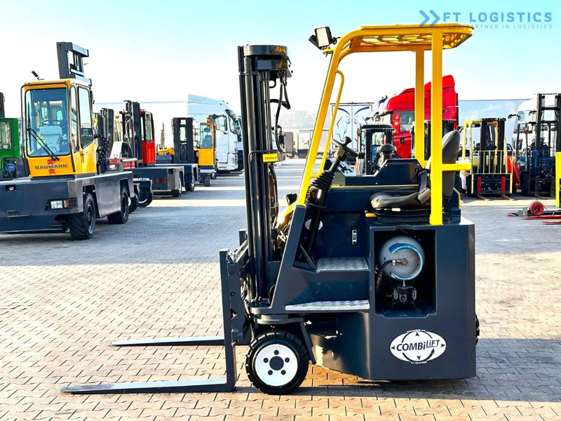 Combilift C3000CB / LPG / TRIPLEX - 4900MM / LPG / FREE LIFT / FORK POSITIONER C3000CB / LPG / TRIPLEX - 4900MM / LPG / FREE LIFT / FORK P - شاحنة المناولة رباعية الاتجاهات: صور 2 Combilift C3000CB / LPG / TRIPLEX - 4900MM / LPG / FREE LIFT / FORK POSITIONER C3000CB / LPG / TRIPLEX - 4900MM / LPG / FREE LIFT / FORK P - شاحنة المناولة رباعية الاتجاهات: صور 2