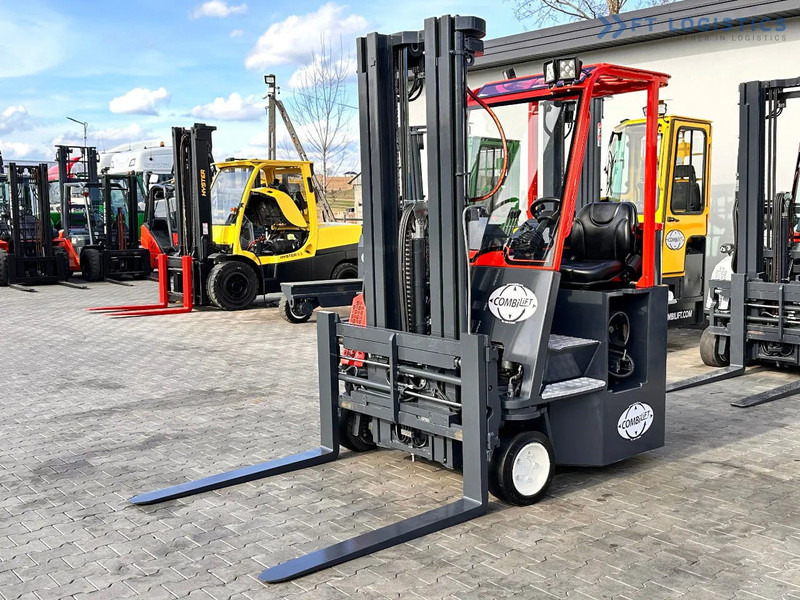 Combilift C3000CB / LPG / TRIPLEX / 5500MM / FREE LIFT / FORK SHIFT / POSITIONER C3000CB / LPG / TRIPLEX / 5500MM / FREE LIFT / FORK SHIFT - شاحنة المناولة رباعية الاتجاهات: صور 2 Combilift C3000CB / LPG / TRIPLEX / 5500MM / FREE LIFT / FORK SHIFT / POSITIONER C3000CB / LPG / TRIPLEX / 5500MM / FREE LIFT / FORK SHIFT - شاحنة المناولة رباعية الاتجاهات: صور 2