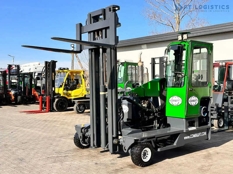 Combilift C4000 / LPG / DUPLEX / 4500MM / FREE LIFT / LIKE NEW C4000 / LPG / DUPLEX / 4500MM / FREE LIFT / LIKE NEW - شاحنة المناولة رباعية الاتجاهات: صور 1 Combilift C4000 / LPG / DUPLEX / 4500MM / FREE LIFT / LIKE NEW C4000 / LPG / DUPLEX / 4500MM / FREE LIFT / LIKE NEW - شاحنة المناولة رباعية الاتجاهات: صور 1