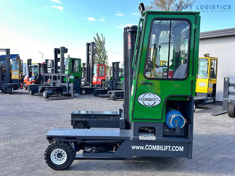 Combilift C4000 / TRIPLEX / 4900MM / LPG / FREE LIFT / FORK SHIFT / LIKE NEW C4000 / TRIPLEX / 4900MM / LPG / FREE LIFT / FORK SHIFT / LIK - شاحنة المناولة رباعية الاتجاهات: صور 2 Combilift C4000 / TRIPLEX / 4900MM / LPG / FREE LIFT / FORK SHIFT / LIKE NEW C4000 / TRIPLEX / 4900MM / LPG / FREE LIFT / FORK SHIFT / LIK - شاحنة المناولة رباعية الاتجاهات: صور 2