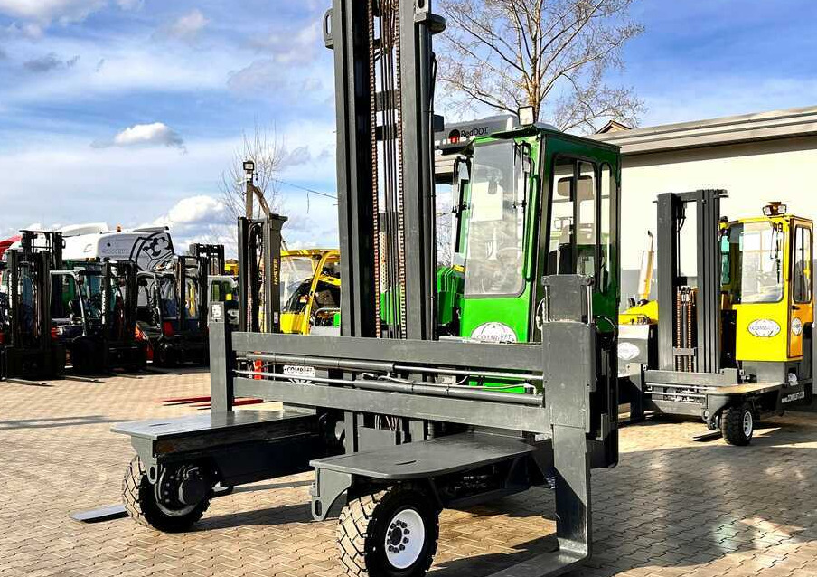 Combilift C5000XL / LPG / AIR CONDITIONING / WIDE POSITIONER / DUPLEX MAST / ADJUSTABLE FORKS / NEW TIRES / EXCELLENT CONDITION! - شاحنة المناولة رباعية الاتجاهات: صور 2 Combilift C5000XL / LPG / AIR CONDITIONING / WIDE POSITIONER / DUPLEX MAST / ADJUSTABLE FORKS / NEW TIRES / EXCELLENT CONDITION! - شاحنة المناولة رباعية الاتجاهات: صور 2