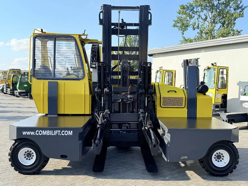 Combilift C6000SR / DUPLEX / 4200MM / LOAD CLAMP ON FORKS / FREE LIFT / DIESEL / POSITIONER / NEW TIRES / LIKE NEW / Wide range of four-wa - شاحنة المناولة رباعية الاتجاهات: صور 3 Combilift C6000SR / DUPLEX / 4200MM / LOAD CLAMP ON FORKS / FREE LIFT / DIESEL / POSITIONER / NEW TIRES / LIKE NEW / Wide range of four-wa - شاحنة المناولة رباعية الاتجاهات: صور 3