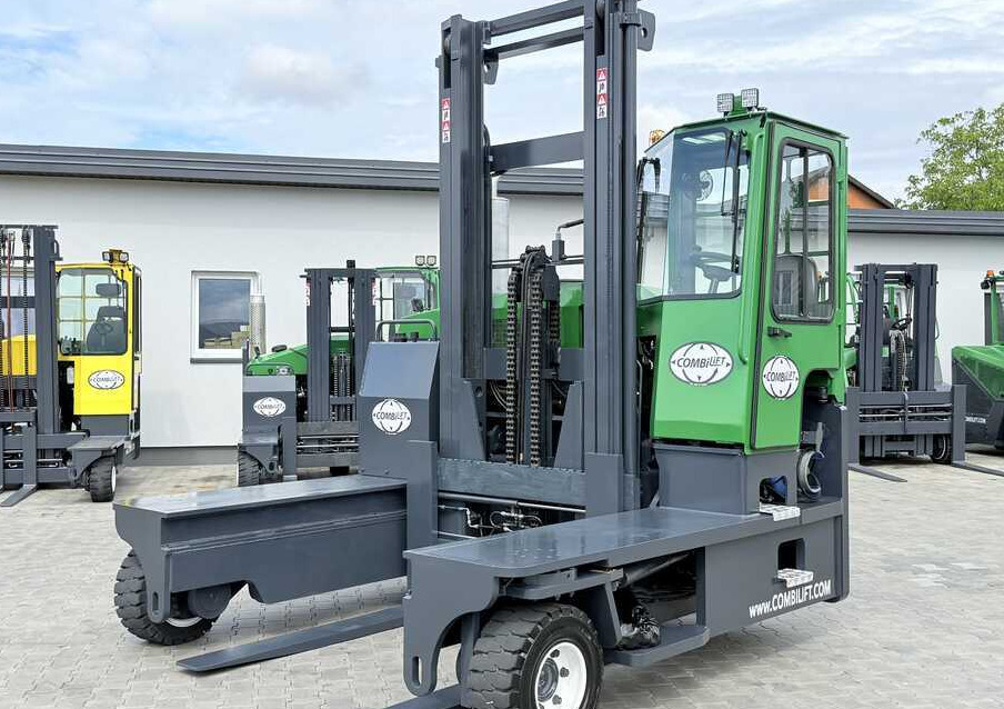 Combilift C8000 / GAS / DUPLEX - 4700MM / FORK POSITIONER / FREE LIFT / FULL HEATED CABIN / ONLY 5141H / CONDITION – LIKE NEW! - شاحنة المناولة رباعية الاتجاهات: صور 1 Combilift C8000 / GAS / DUPLEX - 4700MM / FORK POSITIONER / FREE LIFT / FULL HEATED CABIN / ONLY 5141H / CONDITION – LIKE NEW! - شاحنة المناولة رباعية الاتجاهات: صور 1