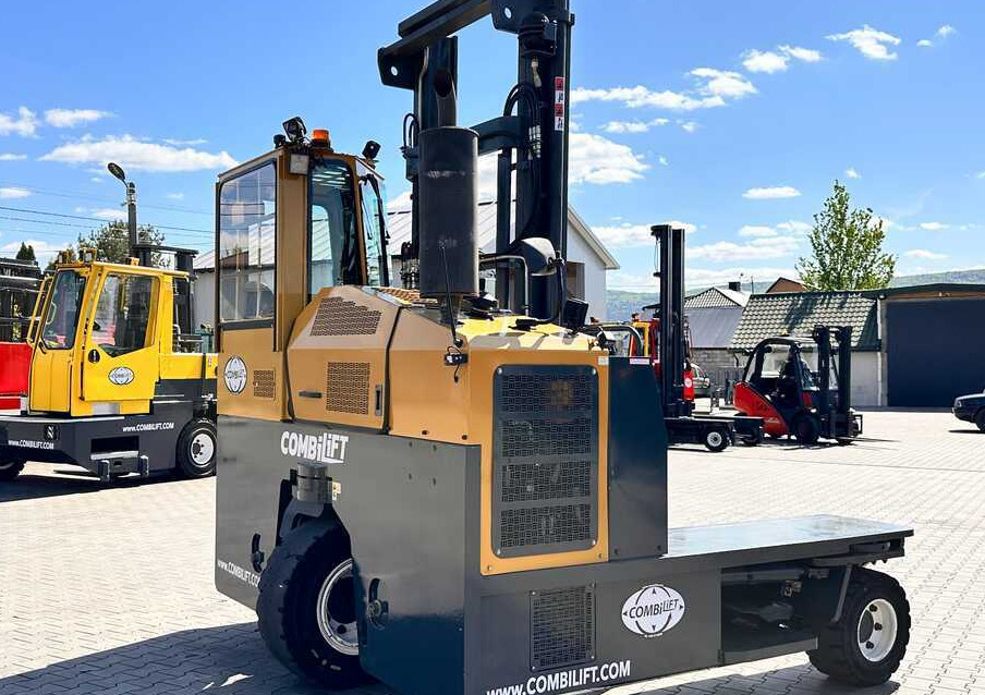 شاحنة المناولة رباعية الاتجاهات Combilift C9000 / GAS / DUPLEX / 4700MM / FREE LIFT / POSITIONER / FORK SIDE SHIFT / EXCELLENT CONDITION: صور 10