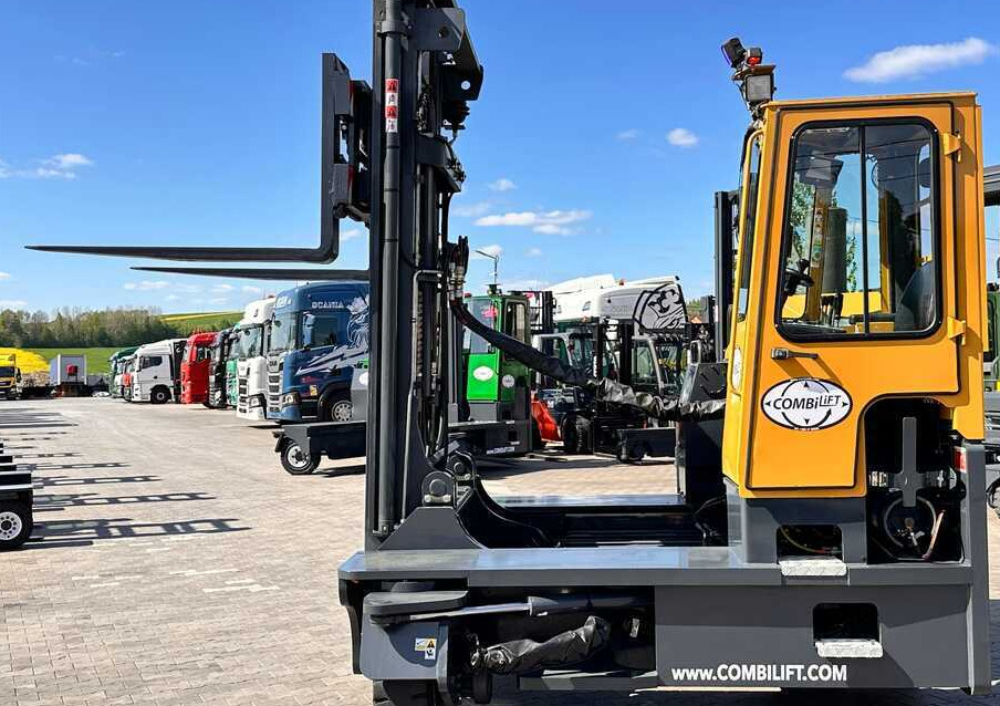 شاحنة المناولة رباعية الاتجاهات Combilift C9000 / GAS / DUPLEX / 4700MM / FREE LIFT / POSITIONER / FORK SIDE SHIFT / EXCELLENT CONDITION: صور 32