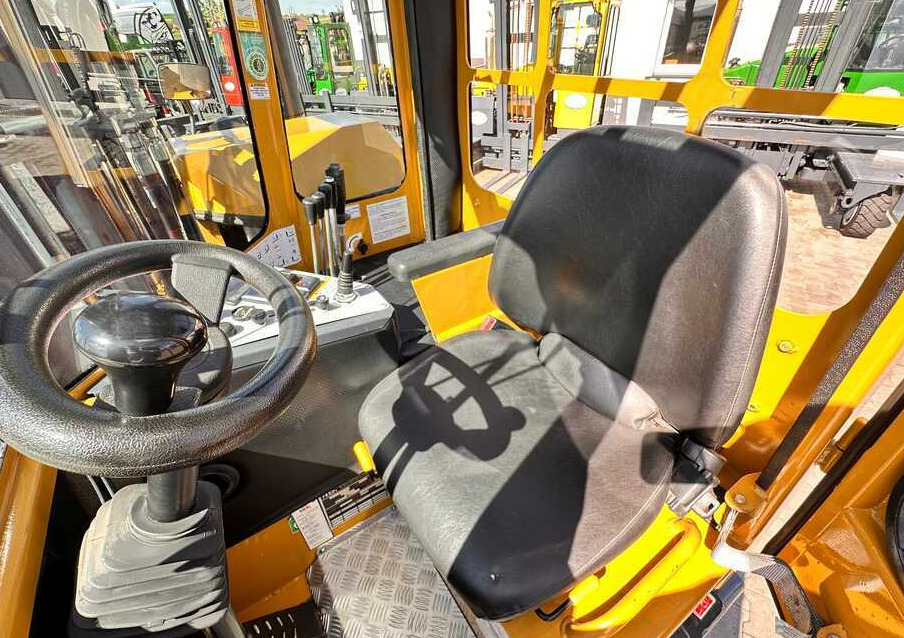 شاحنة المناولة رباعية الاتجاهات Combilift C9000 / GAS / DUPLEX / 4700MM / FREE LIFT / POSITIONER / FORK SIDE SHIFT / EXCELLENT CONDITION: صور 16